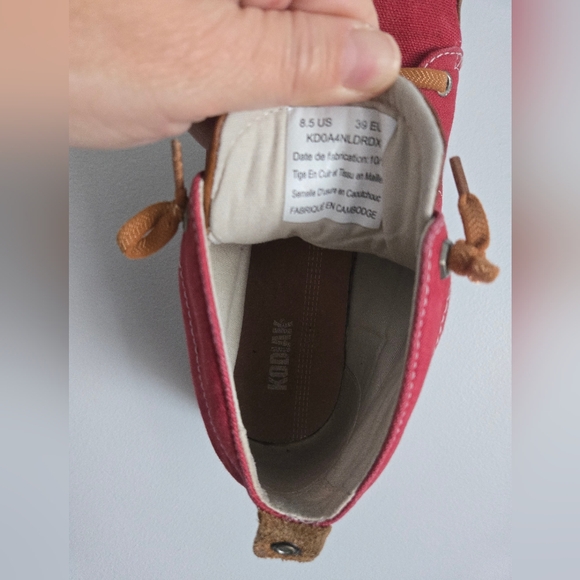KODIAK Stylish Red High-Top Sneakers - Picture 12 of 12